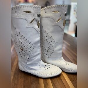 Vintage Chandlers Soft Leather Native Style White Silver Moccasins Boots SZ 10B